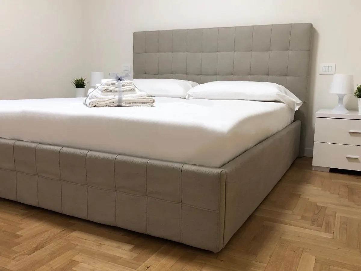 Attico Lussuoso : Villa Letizia Castro  0*, Castro (Lombardy)