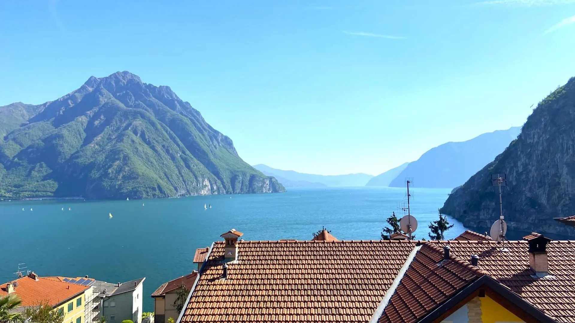 Attico Lussuoso : Villa Letizia Castro  0*, Castro (Lombardy) Italy